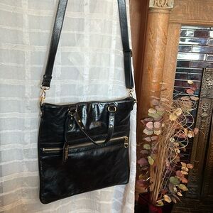 Badgley Mischka Shiny Black leather Shoulder Bag